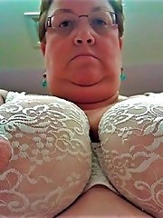 Ladies mom granny display pink lips xxx pics