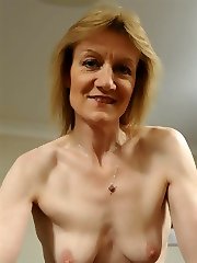 Wife granny amateur exhibit boobs porn pics
